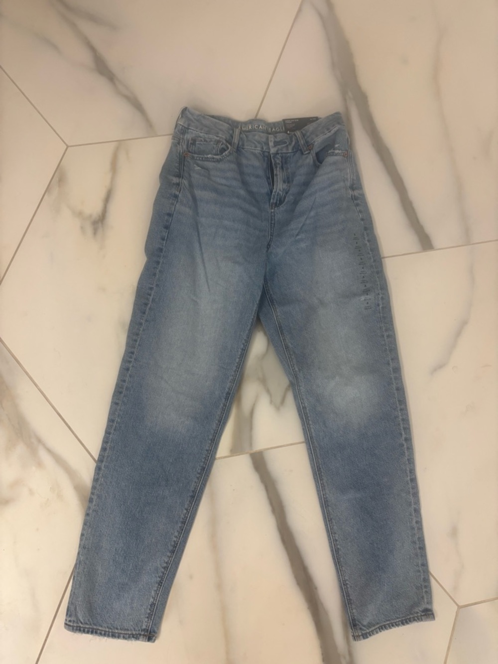 American Eagle Outfitters Light Wash High-Rise Mom Jeans